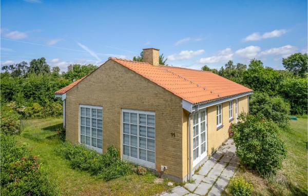 Na zdjęciu widoczny jest obiekt Lovely Home In Ølsted With Kitchen położony w mieście Ølsted.