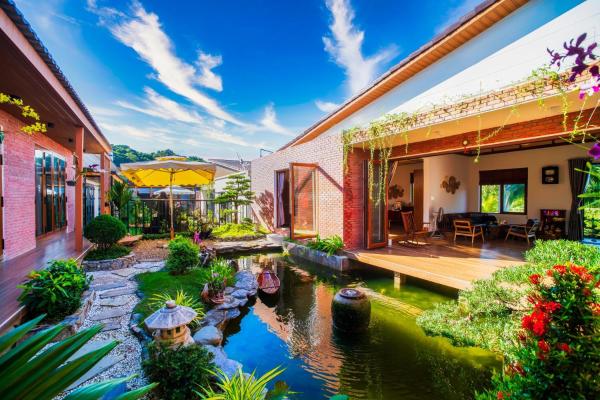 The photo shows the Sakura Mura Homestay Phú Quốc located in the city of Phu Quoc.