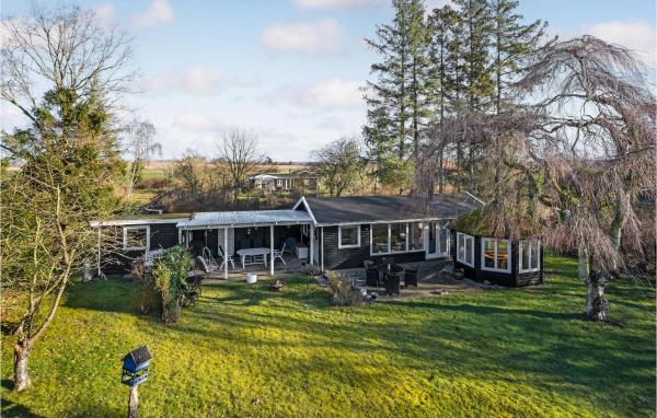 Na zdjęciu widoczny jest obiekt Beautiful Home In Orø With Wifi położony w mieście Orø.