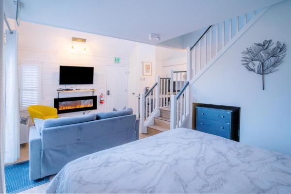 Foto 2: Loft with a view of Blue - Free Wifi, Linens and Towels Included