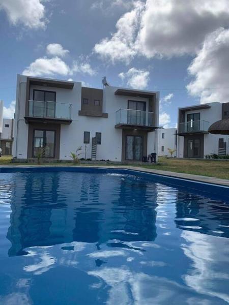 Lovely 2-bedrooms vacation villa with 3 pools, Гран-Гоб