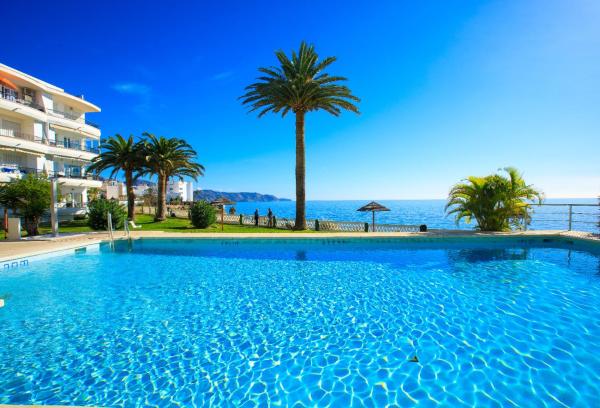 Na fotografii je vidět objekt Acapulco playa Nerja nacházející se ve městě Nerja.