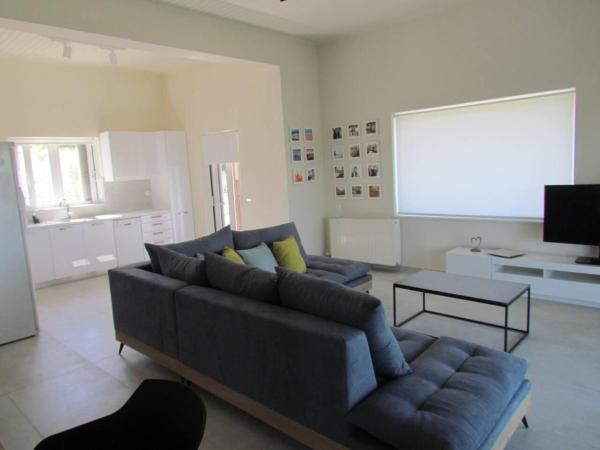 Na zdjęciu widoczny jest obiekt Beautiful 3-Bed House in Chania with garden położony w mieście Nohia.