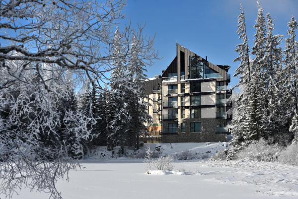Nella foto è visibile l'oggetto APLEND Lake Resort situato nella città di Štrbské Pleso.