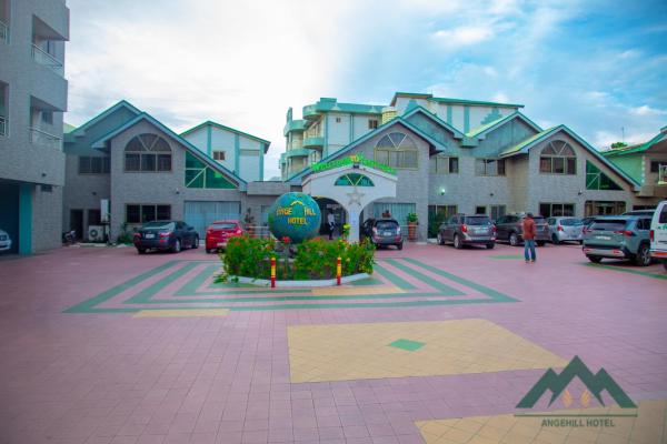 照片显示了位于Okponglo市的Ange Hill Hotel物件。