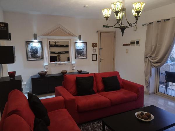 Na fotografii je vidět objekt Village Corner 3 bedroom apartment nacházející se ve městě Marsaskala.