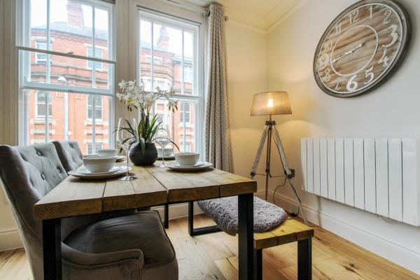 Foto 6: Spacious, Elegant City Centre Apartment with FREE WIFI