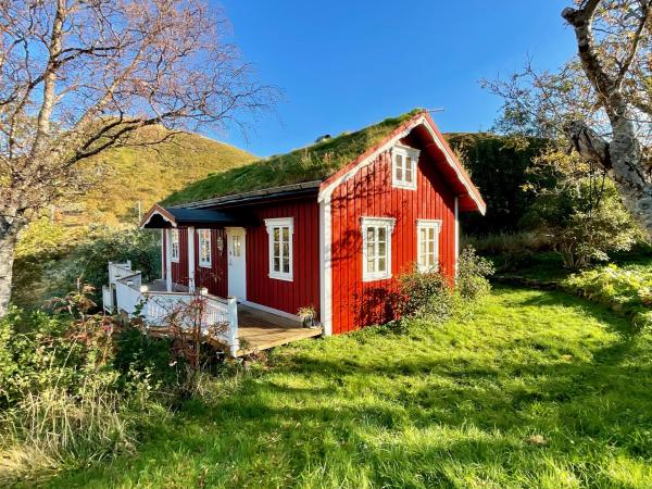 På billedet ses objektet Cabin with charm in Lofoten beliggende i byen Valberg.