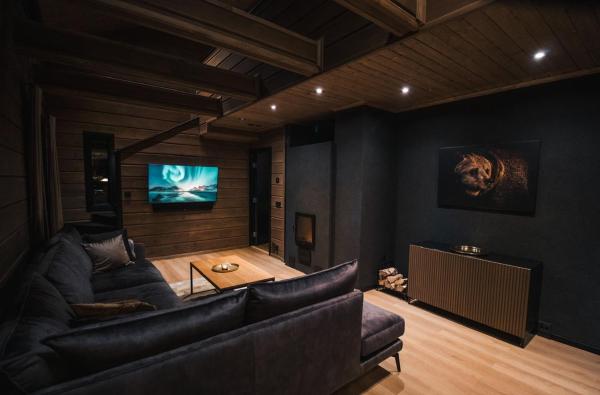 A la foto es mostra l'objecte Le-Villa Black situat a la ciutat de Levi.