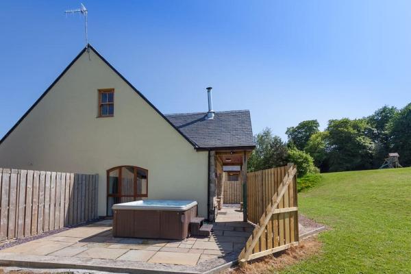 På billedet ses objektet Beech Cottage at Williamscraig Holiday Cottages beliggende i byen Linlithgow.