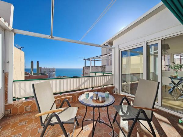 照片显示了位于Alicante市的Playa Postiguet Penthouse by NRAS物件。