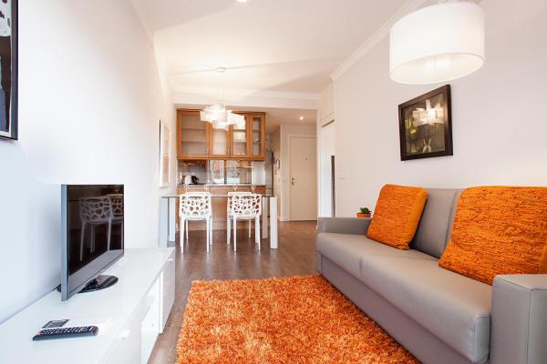 Suites4days Provenza Apartment, Barcelona