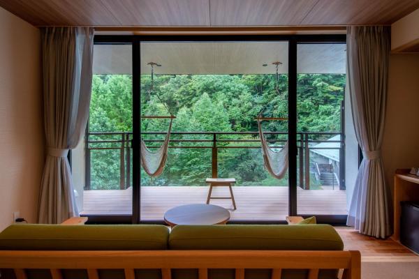 Na foto é possível ver o objeto Sakunami Onsen Yuzukushi Salon Ichinobo localizado na cidade de Sendai.