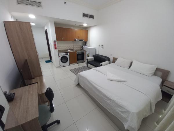 Na fotografii je vidět objekt Comfortable Apartments and Studios for Rent in Dubai nacházející se ve městě Dubaj.
