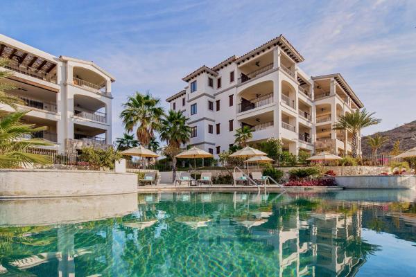 The photo shows the Live Aqua Private Residences Los Cabos located in the city of El Tule.