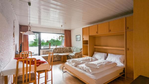 Na zdjęciu widoczny jest obiekt Allgäu Appartementhaus Appartement ALLGÄU 02 położony w mieście Pfronten.