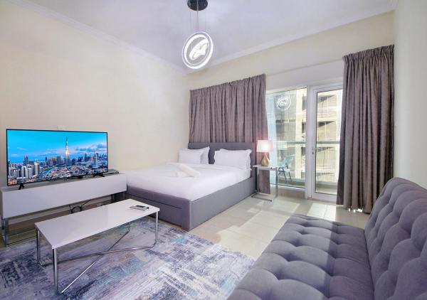 På billedet ses objektet RH- Voguish, Studio in Downtown, short walk to Burj Khalifa beliggende i byen Dubai.
