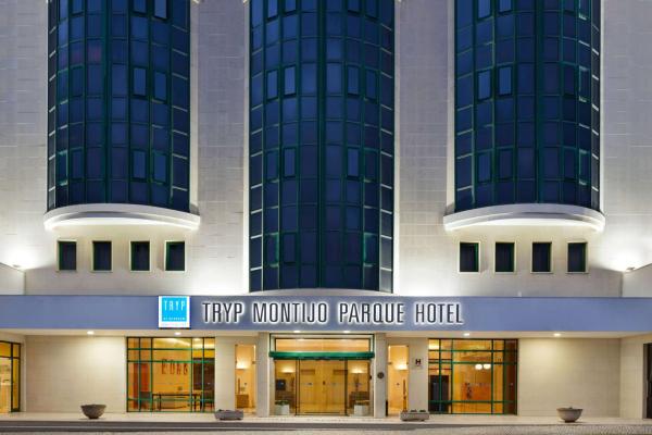 Na fotografii je vidět objekt TRYP by Wyndham Montijo Parque Hotel nacházející se ve městě Samouco.