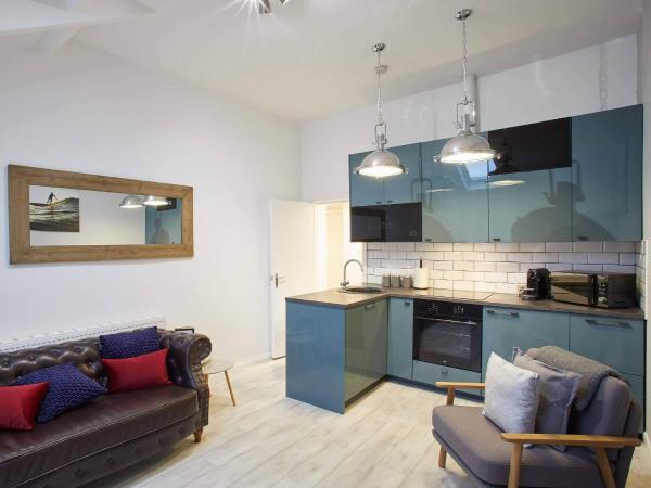 Фотография 2: Host & Stay - The Surfer's Loft Apartment