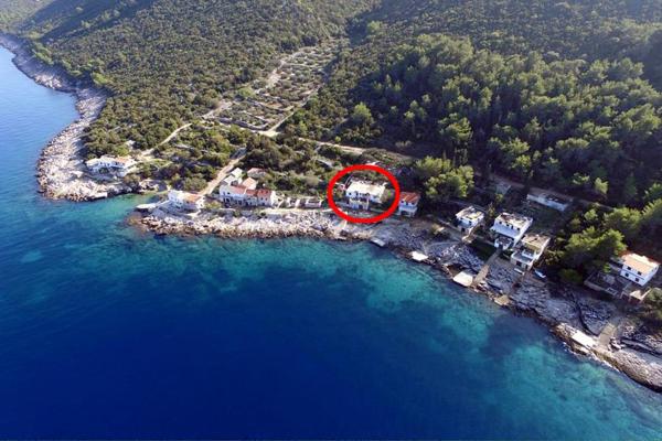 På billedet ses objektet Seaside secluded apartments Cove Virak, Hvar - 6969 beliggende i byen Gdinj.