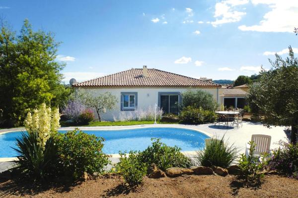 A la foto es mostra l'objecte Holiday Home in Gabian near Vineyards situat a la ciutat de Gabian.