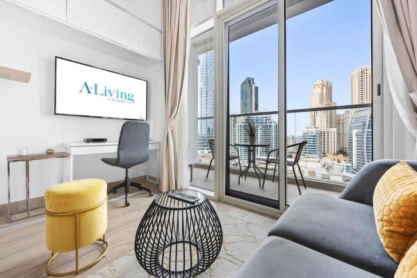 På billedet ses objektet ALiving Cozy Studio with Canal View I Studio One, Dubai Marina beliggende i byen Dubai.