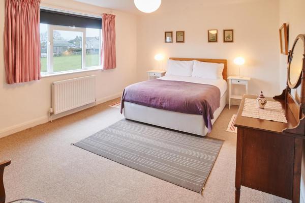 Host & Stay - Penrheol Farmhouse photo 3