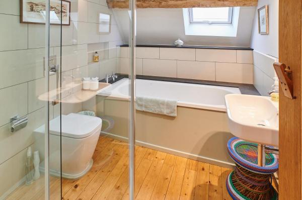 Host & Stay - Penrheol Farmhouse photo 4