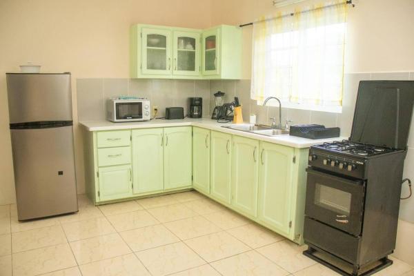 Tropical Paradise Retreat close to St Johns