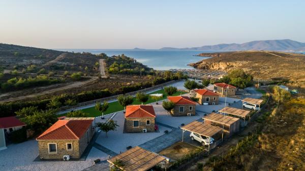 A la foto es mostra l'objecte Aphrodite Stone Apartments situat a la ciutat de Moudhros.