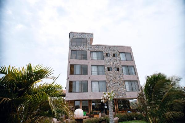 Nella foto è visibile l'oggetto PLUS 33 HOTEL situato nella città di Sakumona.