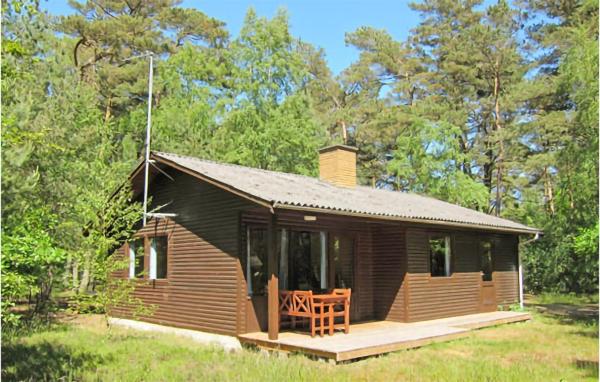 A Nice Home In Nexø With 3 Bedrooms, Neksø