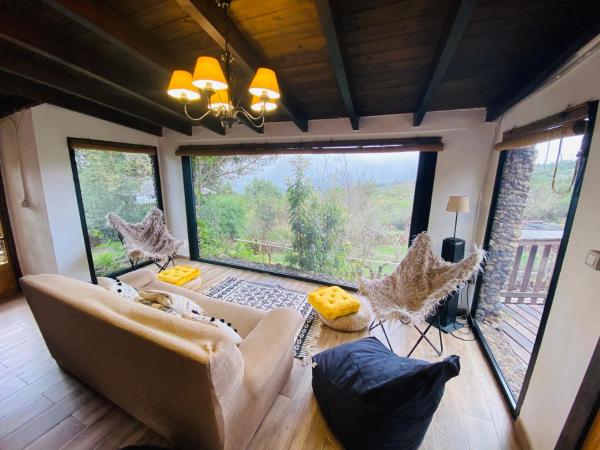 На фото показан объект Eco-Resort Finca maestra, расположенный в городе Куэвас-дель-Пальмар.