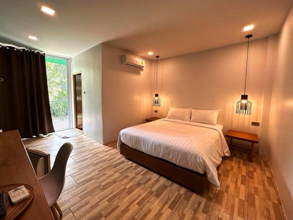 Nella foto è visibile l'oggetto Plernpetch Hotel situato nella città di Suratthani.
