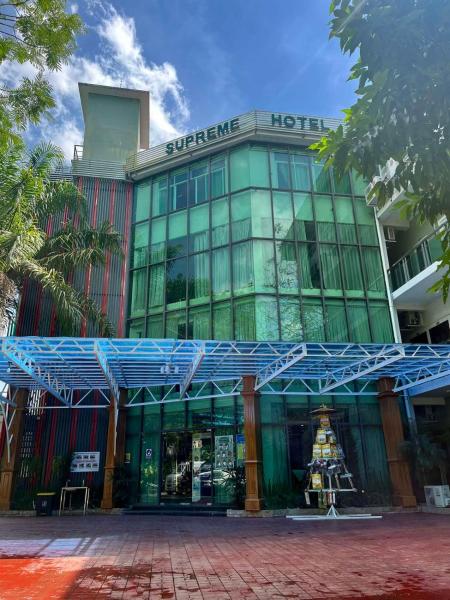 På billedet ses objektet Supreme Hotel Yangon beliggende i byen Rangoon.