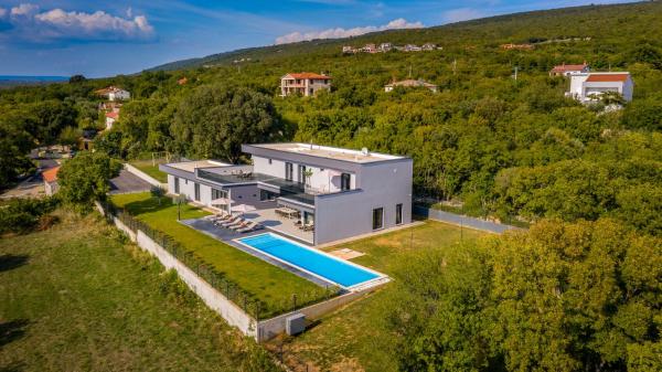 Na zdjęciu widoczny jest obiekt Villa Borealis położony w mieście Raša.