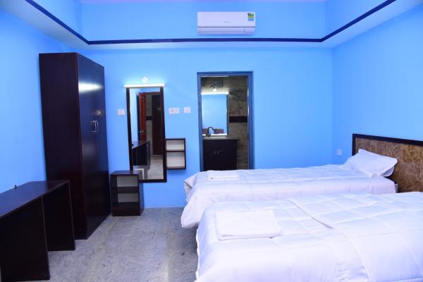 The photo shows the Thangam Residency located in the city of Kāraikkudi.