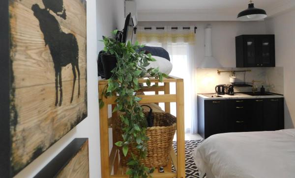 A la foto es mostra l'objecte Brand New Studio 1 situat a la ciutat de Komotini.