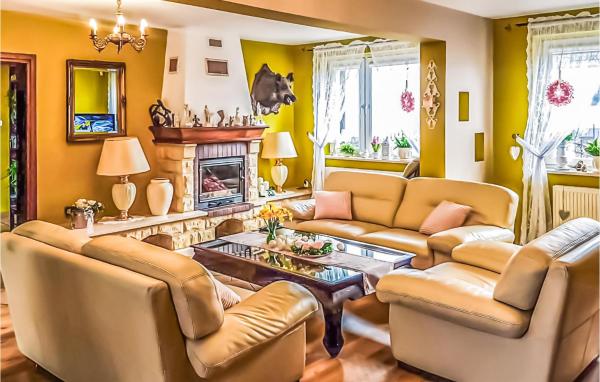Na fotografii je vidět objekt Gorgeous Home In Raciaz With Wifi nacházející se ve městě Rytel.
