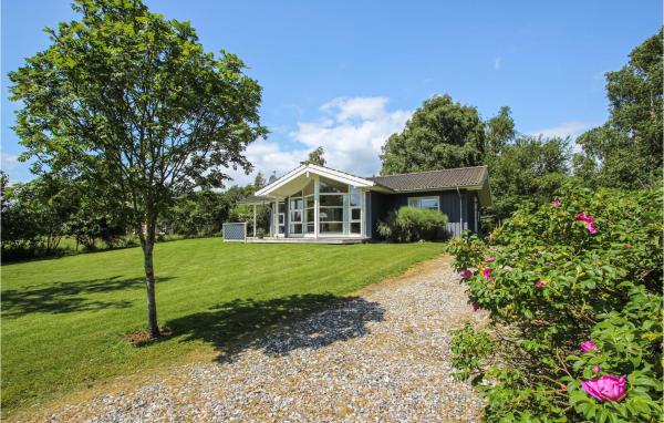 Na fotografii je vidět objekt Awesome Home In Samsø nacházející se ve městě Nordby.