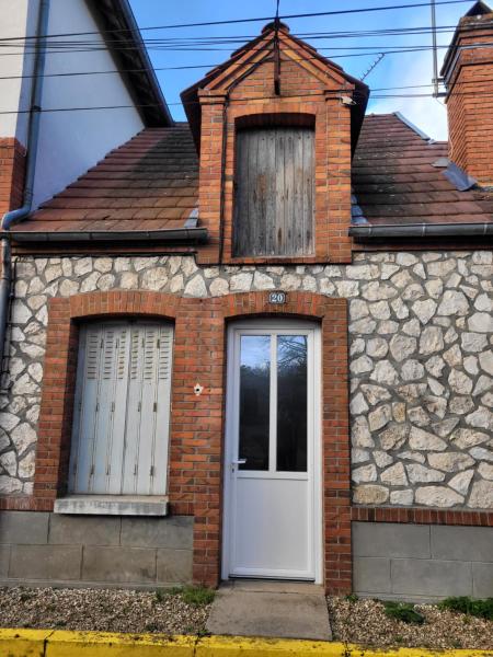 A la foto es mostra l'objecte Petite Maison à Salbris situat a la ciutat de Salbris.