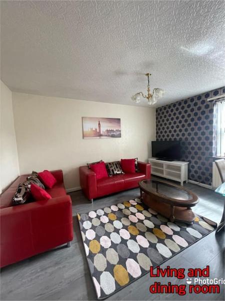 A la foto es mostra l'objecte Super deluxe extra large 3 bedroom apartment situat a la ciutat de Lofthouse.