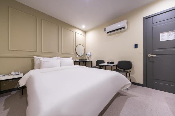 En la foto se muestra el objeto Hotel Rodem ubicado en la ciudad de Taeam.