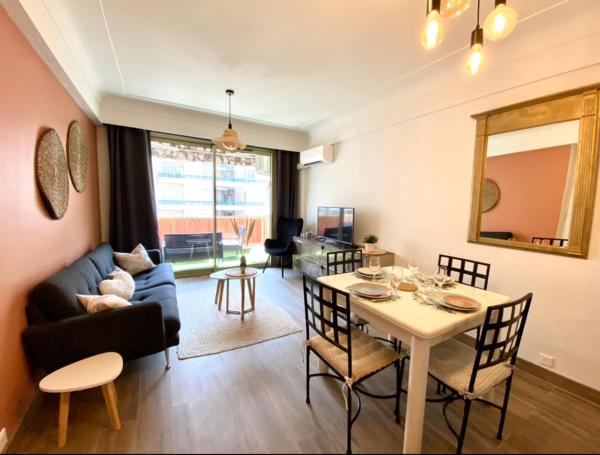 A la foto es mostra l'objecte Cosy Californie situat a la ciutat de Niça.