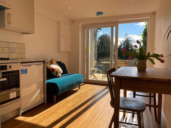 Ashcroft Apartment - Small Home Away From Home - Ashburton, UK