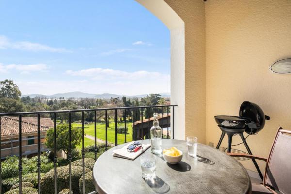 A la foto es mostra l'objecte Résidence Les Parcs de Grimaud - maeva Home - Appartement 2 Pièces 5 Personnes - Confort MAE-6735 situat a la ciutat de Grimaud.