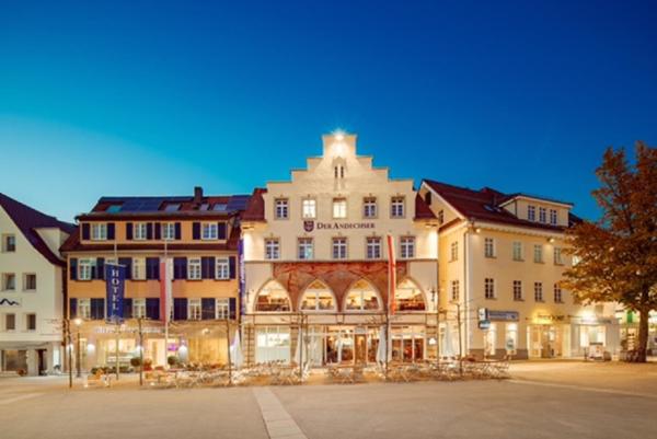 A la foto es mostra l'objecte Hotel Drei Kaiserberge situat a la ciutat de Göppingen.