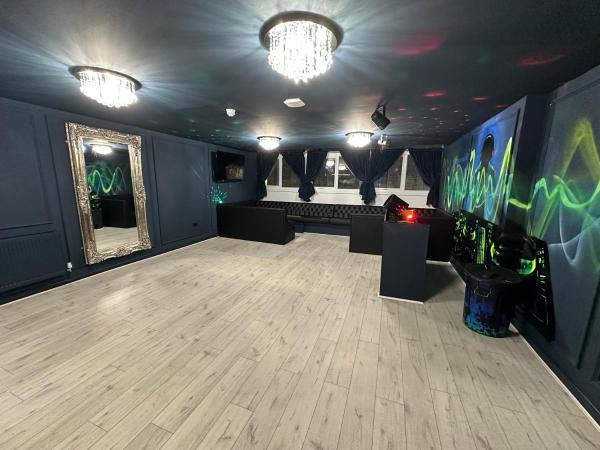 City CTR DJ party apartment - ibiza suite, Liverpool