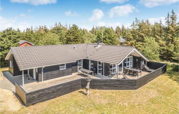 A la foto es mostra l'objecte Holiday Home Søren Lassens Vænge Denm situat a la ciutat de Blåvand.