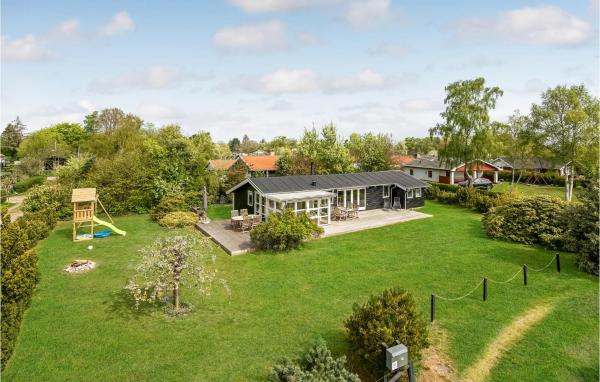 På billedet ses objektet Three-Bedroom Holiday Home In Sydals beliggende i byen Skovbyballe.